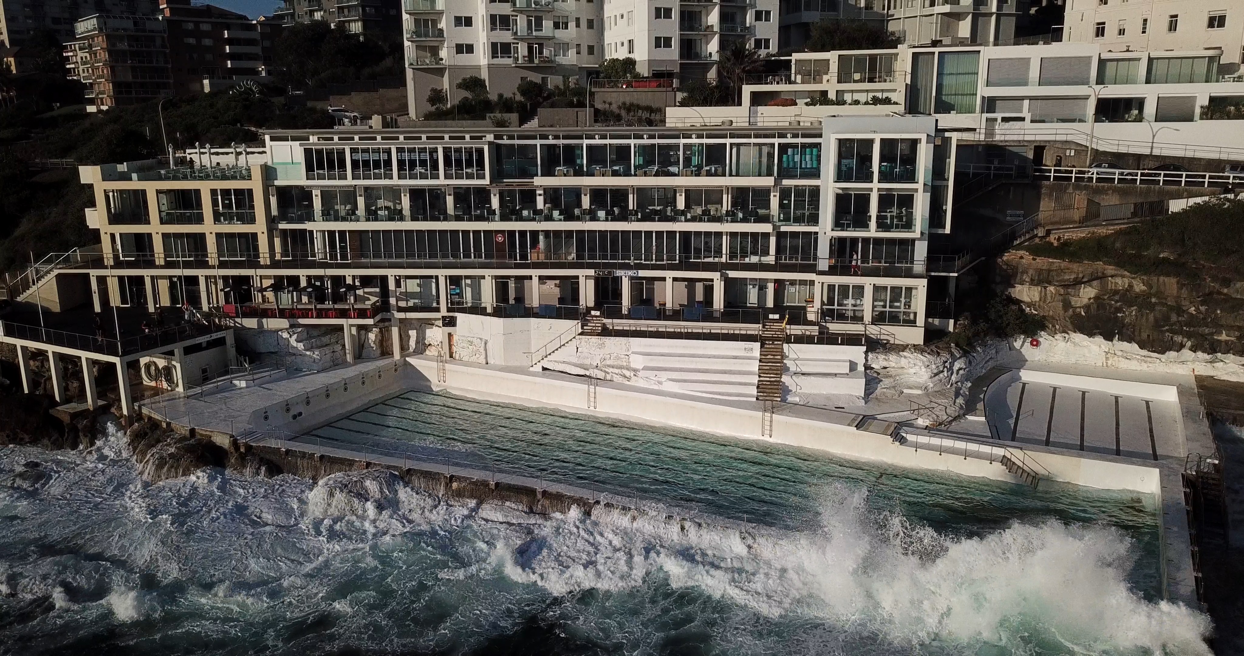 Frame-15-12-2017-07-58-59-squashed