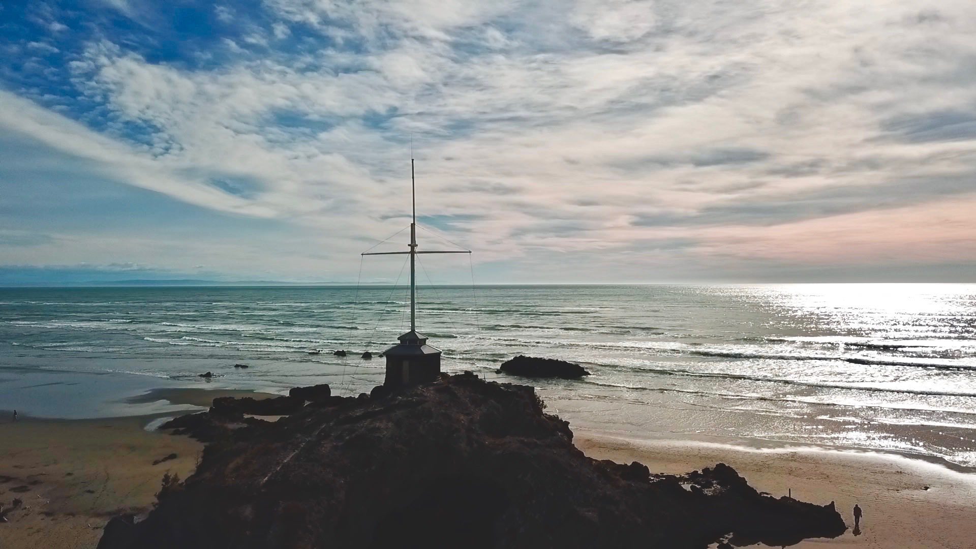 Frame-30-03-2018-10-43-01-squashed